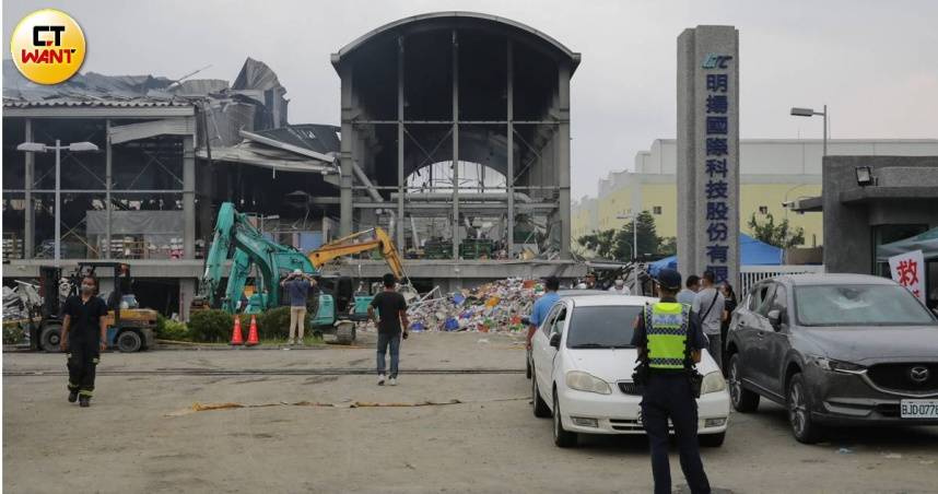 爆炸釀9死百傷！母公司高層道歉　明揚董座「到消防員靈堂上香沒成功」