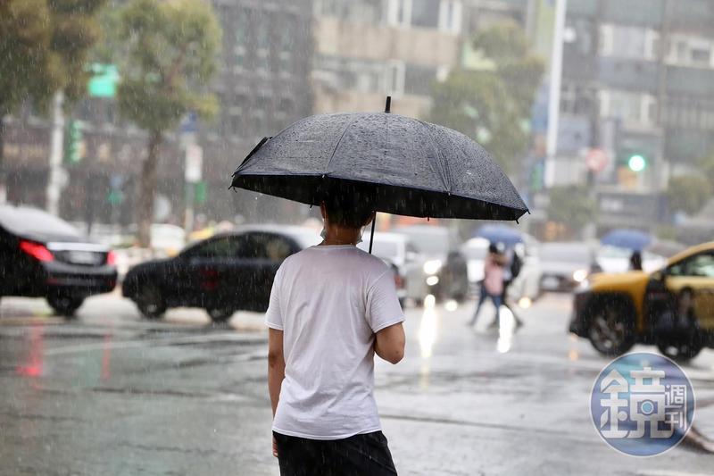 水氣略增擾中秋！賞月機率曝　入秋後第一波東北風增強「4地區降溫有感」
