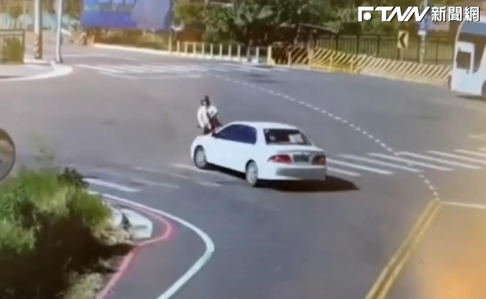 桃園女騎士遭撞慘死輪下！肇事者逃逸宜蘭後竟「公廟自縊」